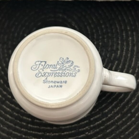 Vintage "Floral Expressions" Stoneware Japan - Set of 6 Cups & Saucers - Picture 5 of 9